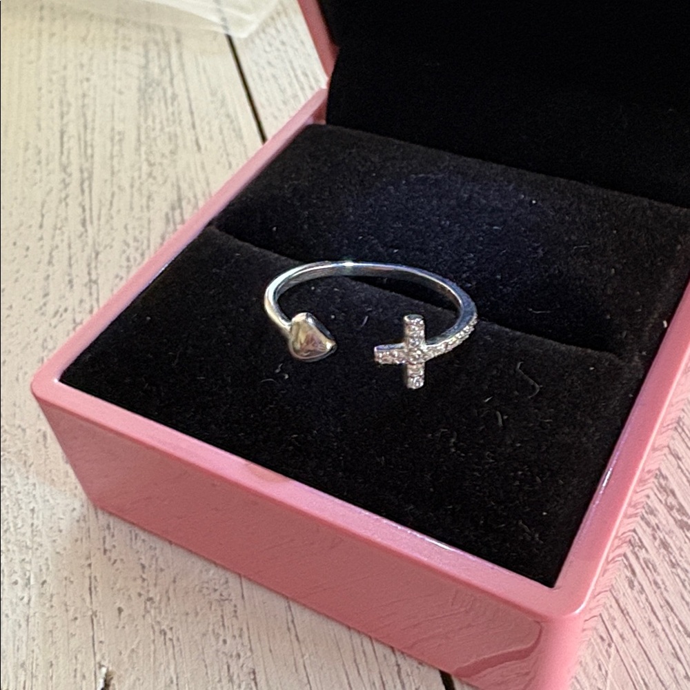 Sterling Silver marked 925 Heart and Cross Ring with CZ Stones 8/9 - Picture 4 of 7